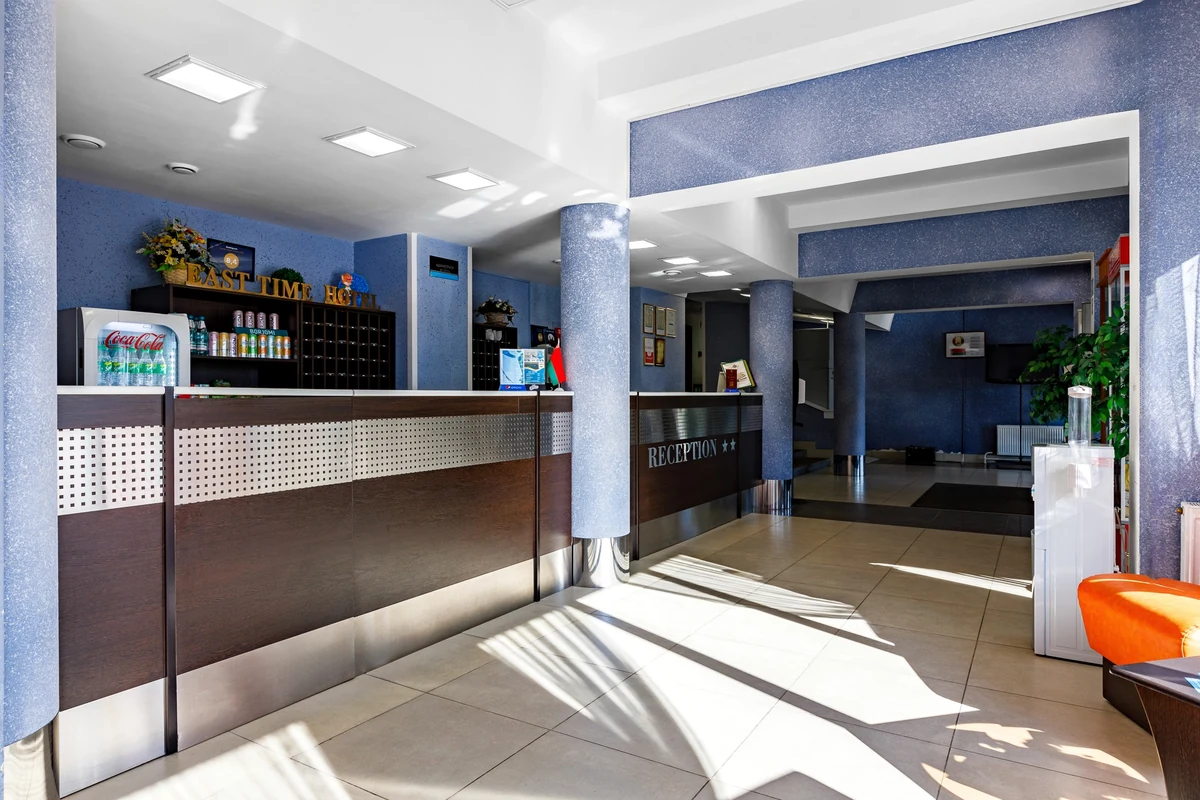 Зона ресепшен Time Hotels
